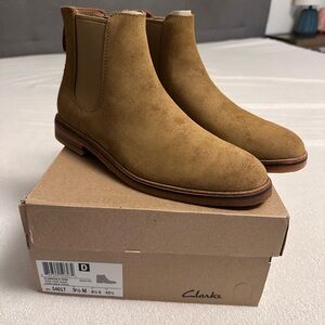 Clarks Men's Chelsea CLARKDALE GOBI DARK SAND SUEDE